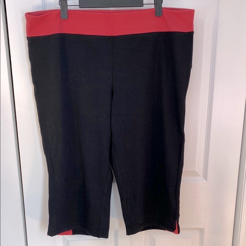 2 for $25 - Reitmans Yoga Cotton Capris w Pink Waistband & Hem detail, XXL Plus